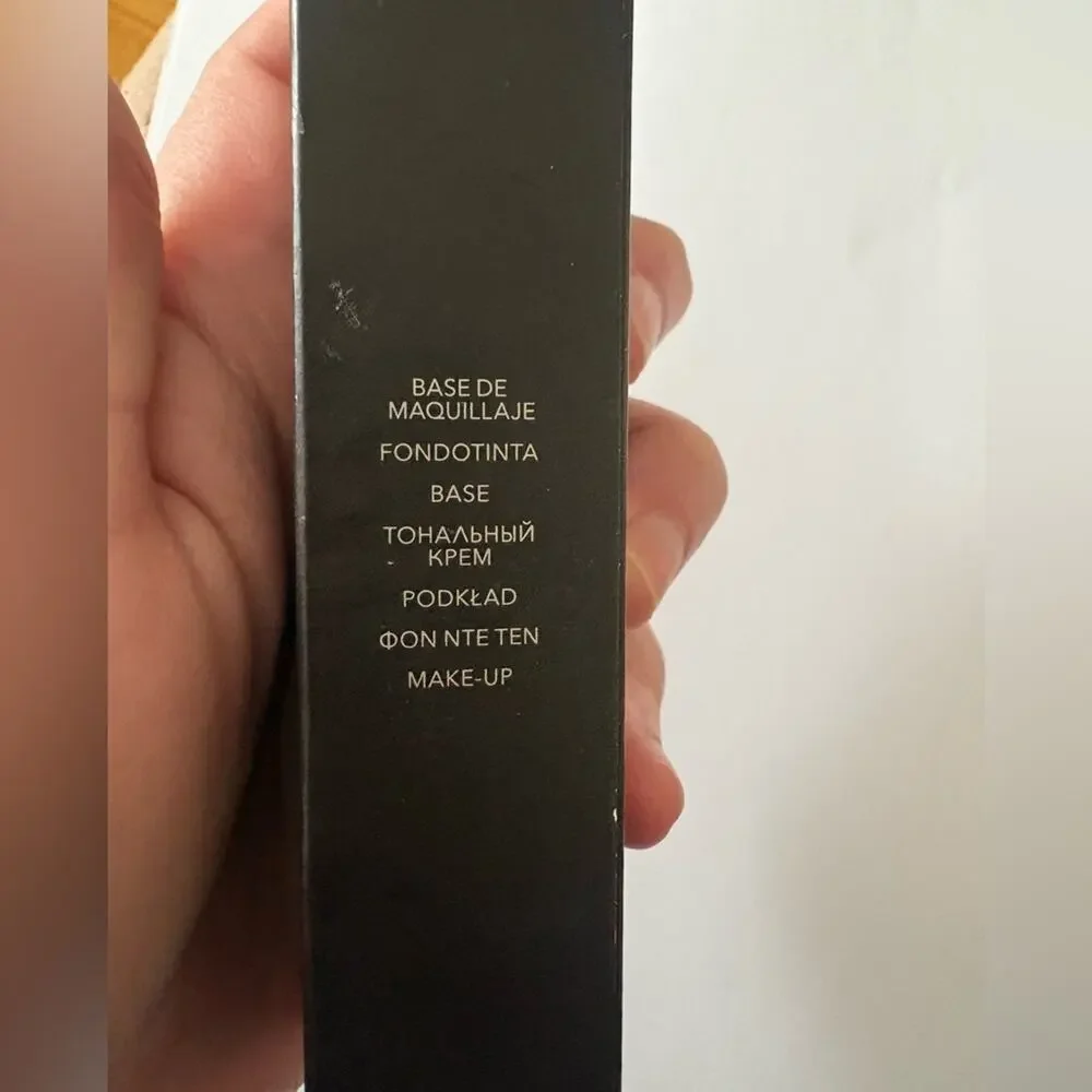 NWT Laura Mercier Flawless Lumière Radiance-Perfecting Foundation in shade amber